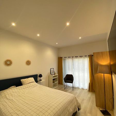 Studio En Provence Avec Piscine La Barben Eksteriør billede