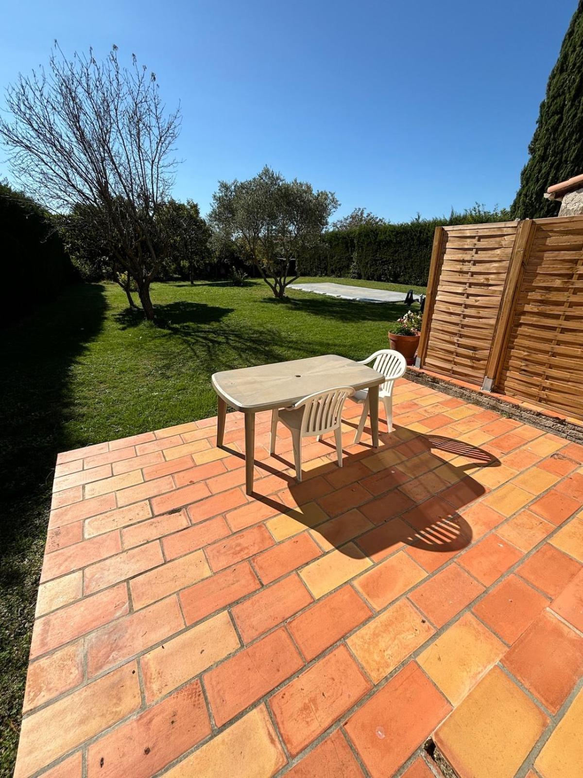 Studio En Provence Avec Piscine La Barben Eksteriør billede